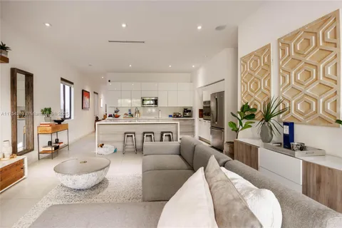 3090 Ohio St # 3090, Miami FL 33133
