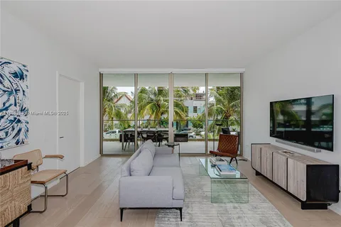 300 E Collins Ave # 2D, Miami Beach FL 33139