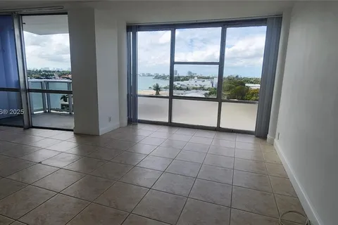 900 Bay Dr # 521, Miami Beach FL 33141