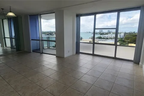 900 Bay Dr # 521, Miami Beach FL 33141