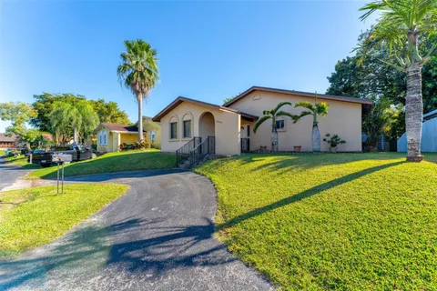 13564 SW 285th Ter, Homestead FL 33033