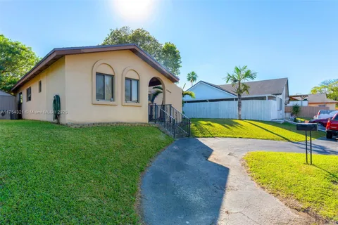 13564 SW 285th Ter, Homestead FL 33033