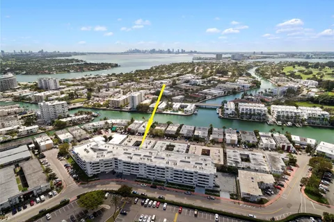 7300 Wayne Ave # 413, Miami Beach FL 33141