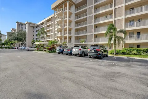 2651 S Course Dr # 410, Pompano Beach FL 33069