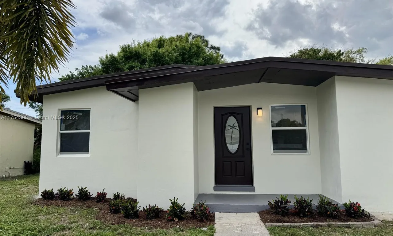 1218 NW 13th Ct, Fort Lauderdale FL 33311