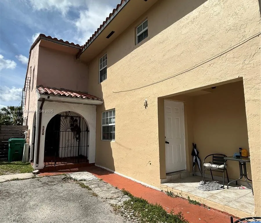 3806 SW 84th Ave, Miami FL 33155