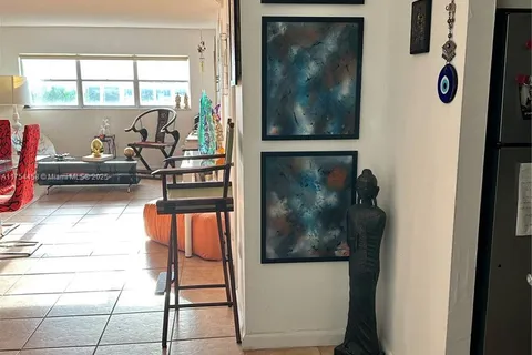 1881 Washington Ave # 6, Miami Beach FL 33139