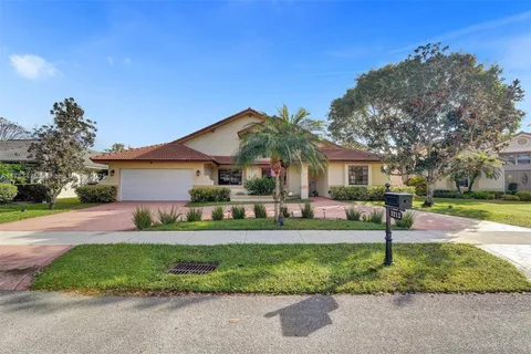 3212 Beechberry Cir, Davie FL 33328