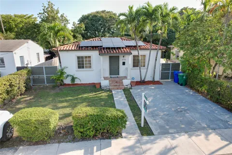 4770 SW 4th St, Miami FL 33134