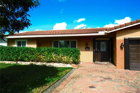 7519 NW 42nd Ct, Coral Springs FL 33065