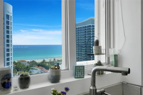 5900 Collins Ave # 1607, Miami Beach FL 33140