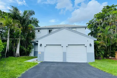 381 NW 207th Ave, Pembroke Pines FL 33029