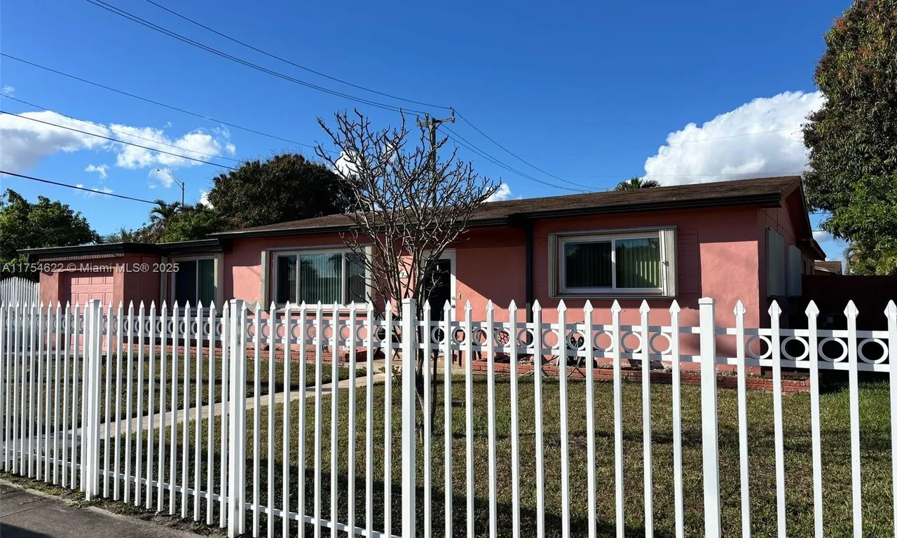 777 W 39th Pl, Hialeah FL 33012