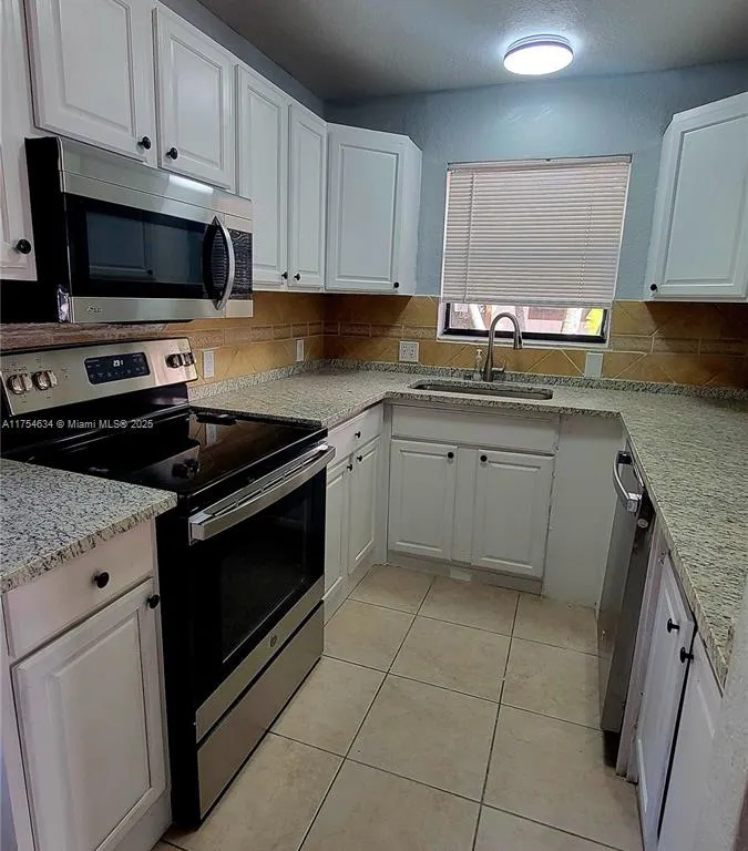 46 SE 10th St # 3, Deerfield Beach FL 33441