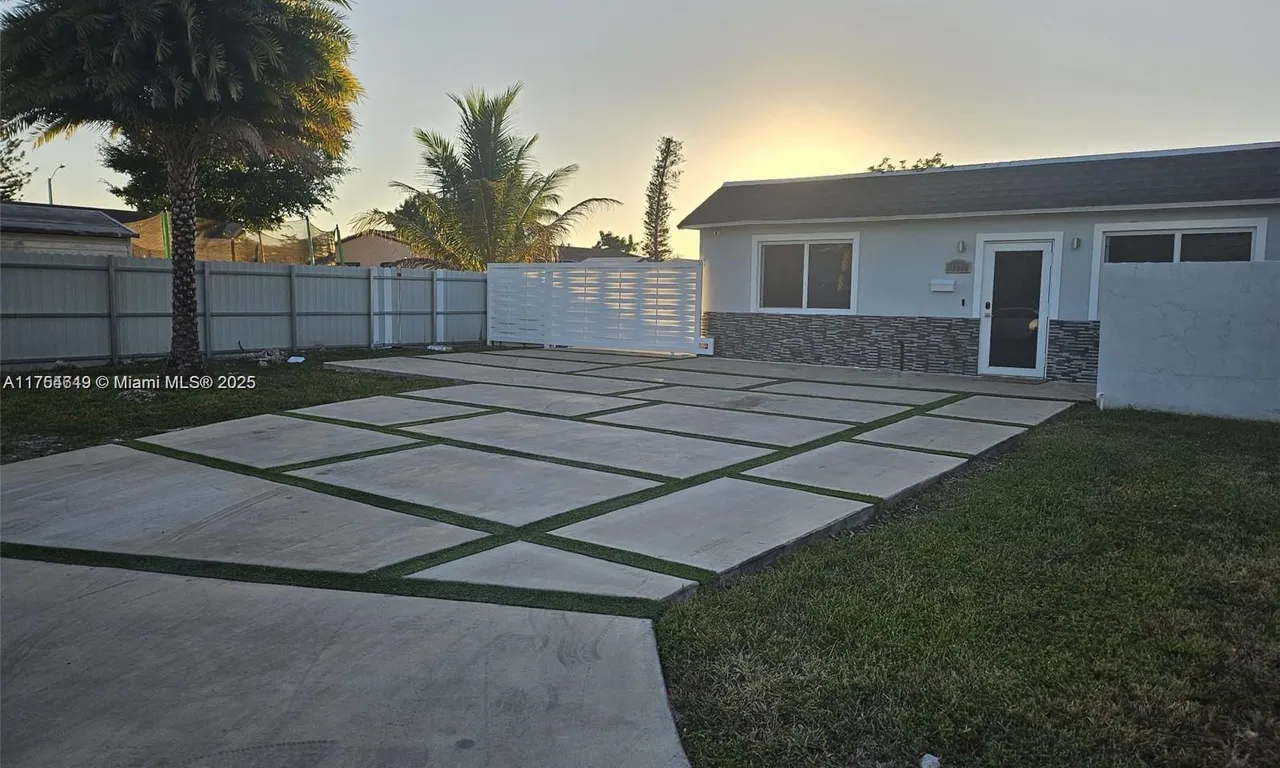 20820 NW 23rd Ct, Miami Gardens FL 33056