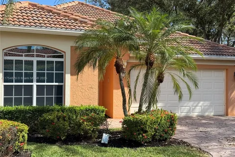 8041 Via Hacienda, Riviera Beach FL 33418