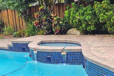 10778 Nashville Dr, Cooper City FL 33026