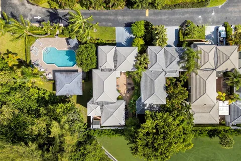 2518 NE 206th Ter, Miami FL 33180