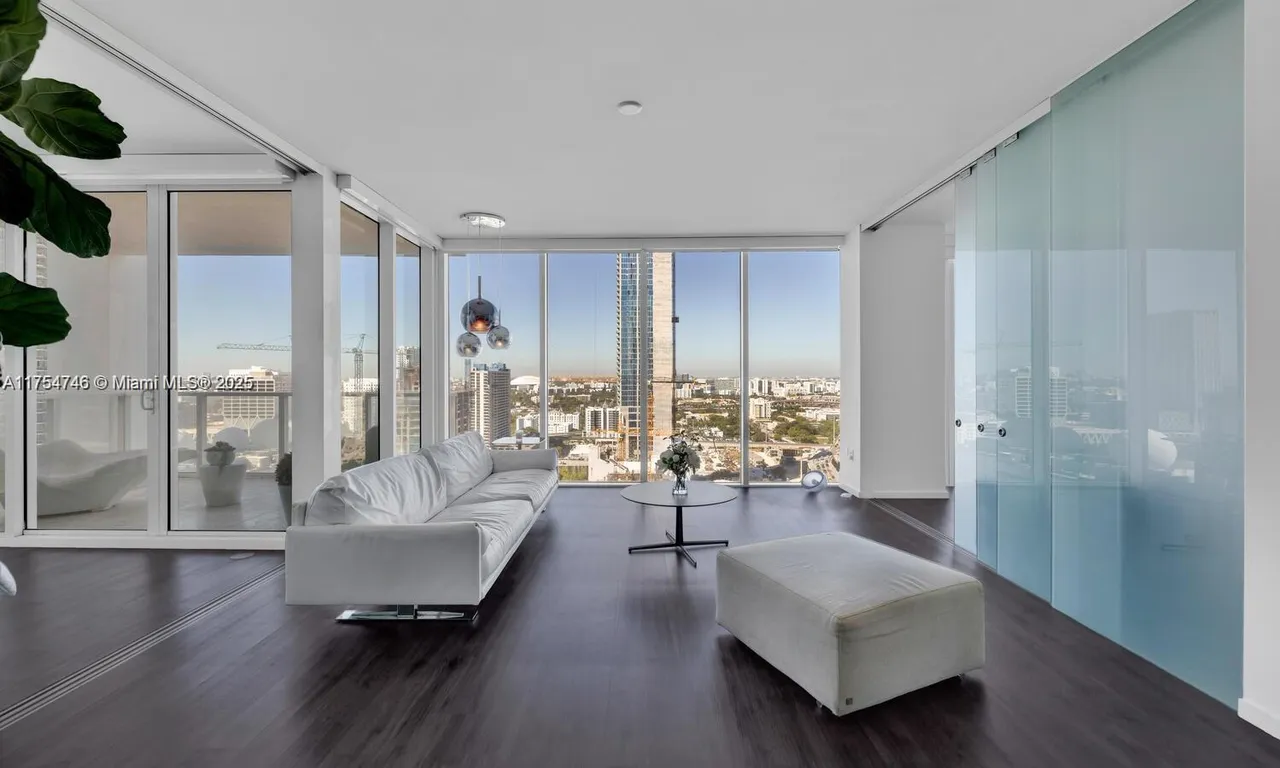 1040 Biscayne # 2507, Miami FL 33132