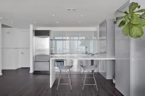 1040 Biscayne # 2507, Miami FL 33132