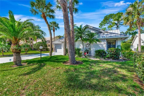 5757 Peachwood Ct, Jupiter FL 33458