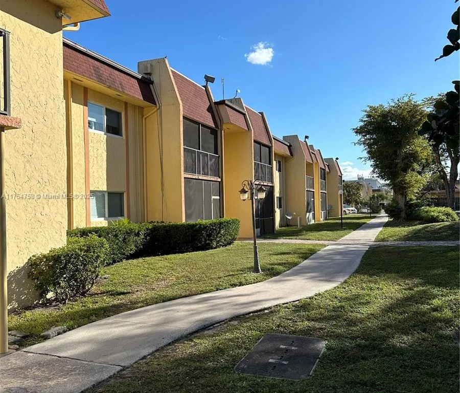 2982 NW 55th Ave # 1A, Lauderhill FL 33313