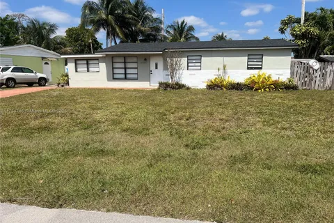 4119 SW 49th St, Dania Beach FL 33314