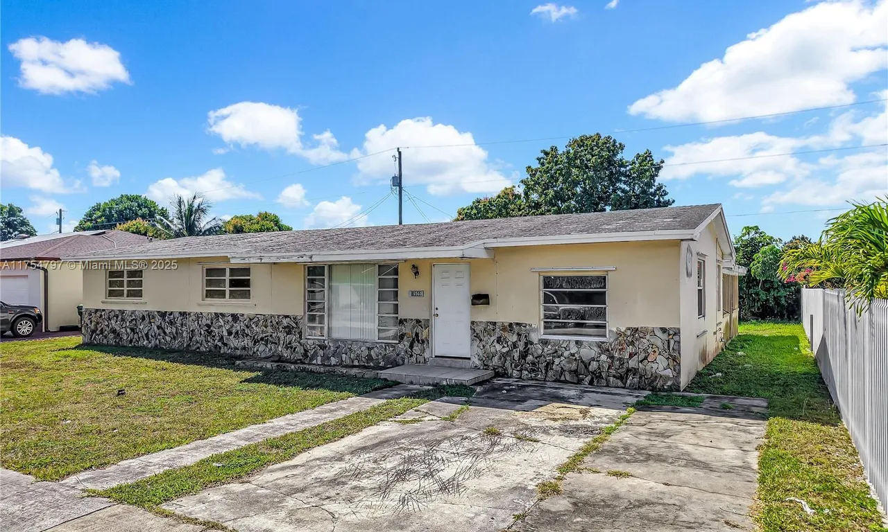 16560 SW 102nd Ct, Miami FL 33157