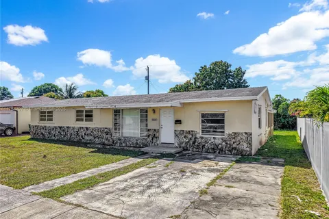 16560 SW 102nd Ct, Miami FL 33157