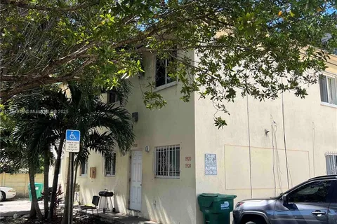 13920 NE 2nd Ave, Miami FL 33161