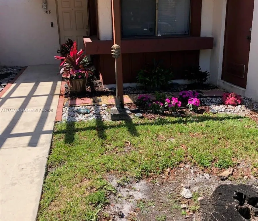 600 NW 210th St # 28, Miami Gardens FL 33169