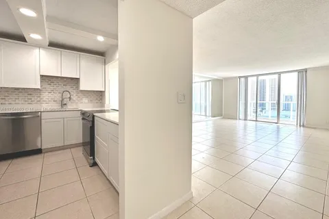 3800 S Ocean Dr # 1707, Hollywood FL 33019