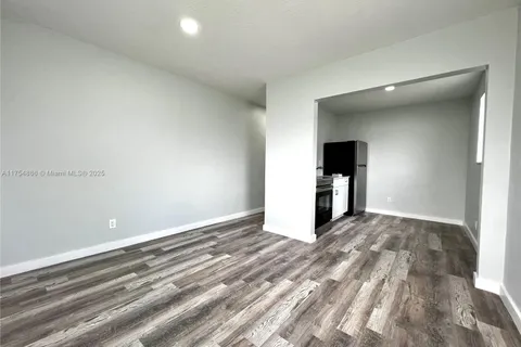 805 NW 7th Ave # 2, Hallandale Beach FL 33009
