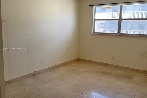 15139 NE 6th Ave # 3, Miami FL 33162
