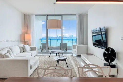 900 Biscayne Blvd # 2302, Miami FL 33132