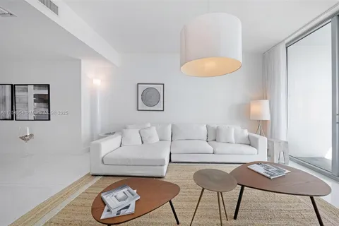 900 Biscayne Blvd # 2302, Miami FL 33132