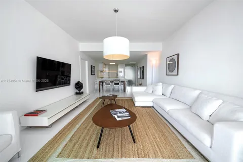 900 Biscayne Blvd # 2302, Miami FL 33132