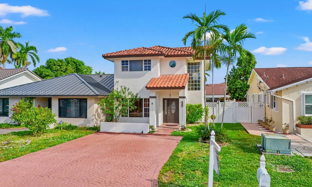 20155 E Oakmont Cir, Hialeah FL 33015