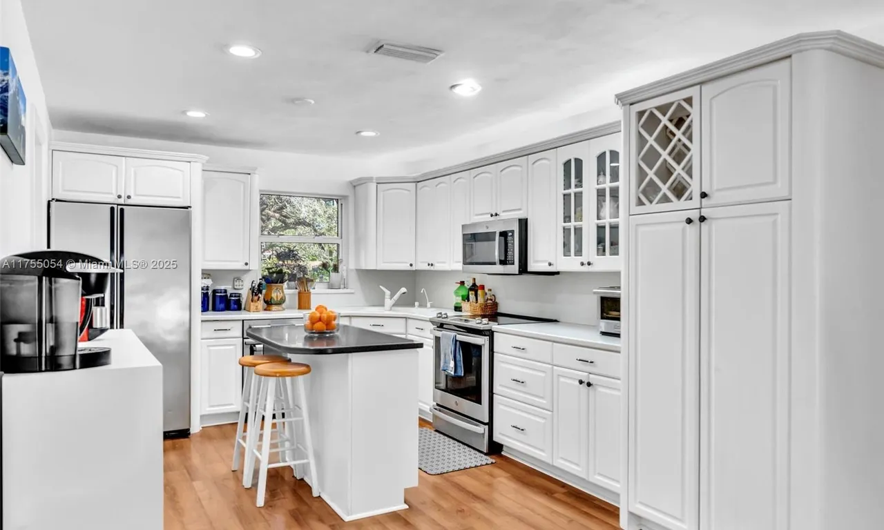 5850 SW 37th Ave, Dania Beach FL 33312