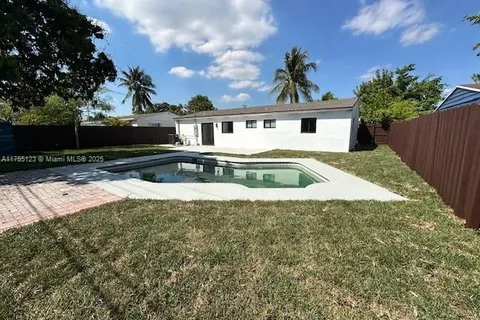 6500 SW 15th Ct, North Lauderdale FL 33068