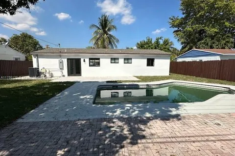 6500 SW 15th Ct, North Lauderdale FL 33068