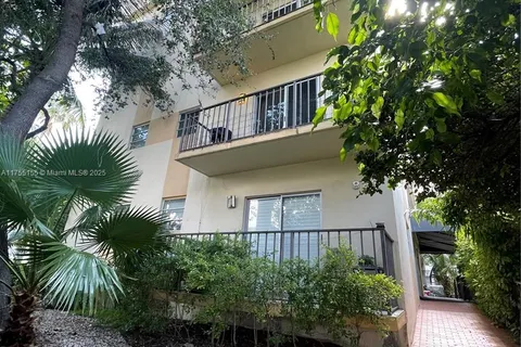 821 Euclid Ave # 403, Miami Beach FL 33139