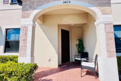 3425 W 111th Pl # 3425, Hialeah FL 33018