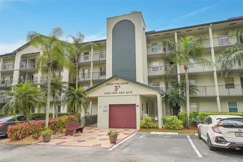 1300 SW 130th Ave # 306F, Pembroke Pines FL 33027