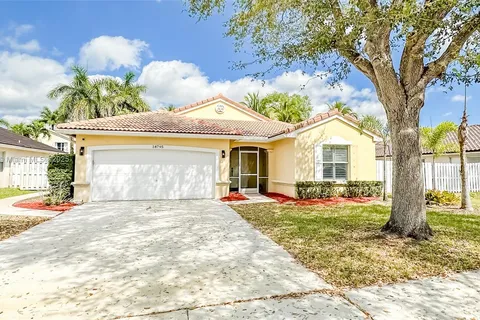 18795 NW 24th Ct, Pembroke Pines FL 33029