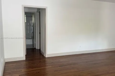 61 Edgewater Dr # 7, Coral Gables FL 33133