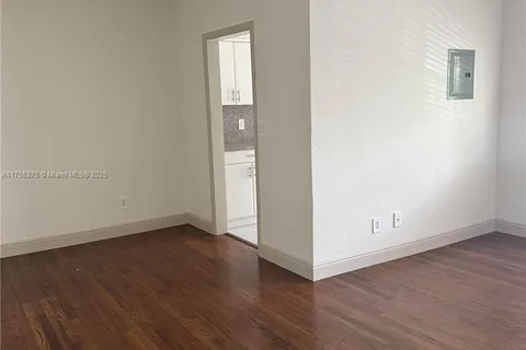 61 Edgewater Dr # 7, Coral Gables FL 33133