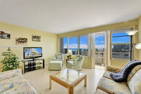 3111 N Ocean Dr # 508, Hollywood FL 33019