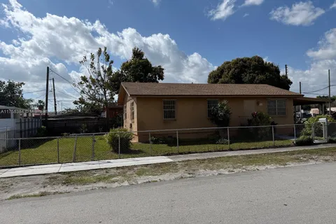 4380 NW 168th Ter, Miami Gardens FL 33055