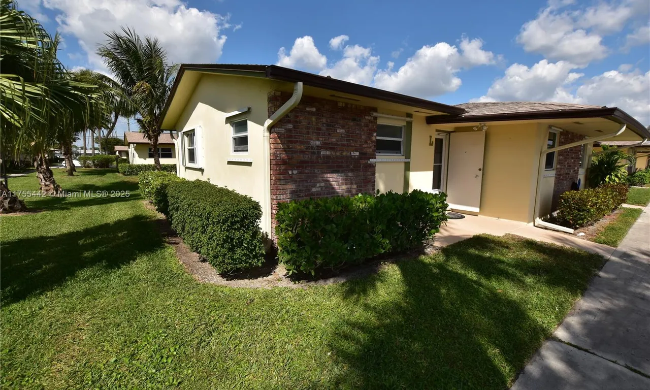 2935 W Crosley Dr # L, West Palm Beach FL 33415